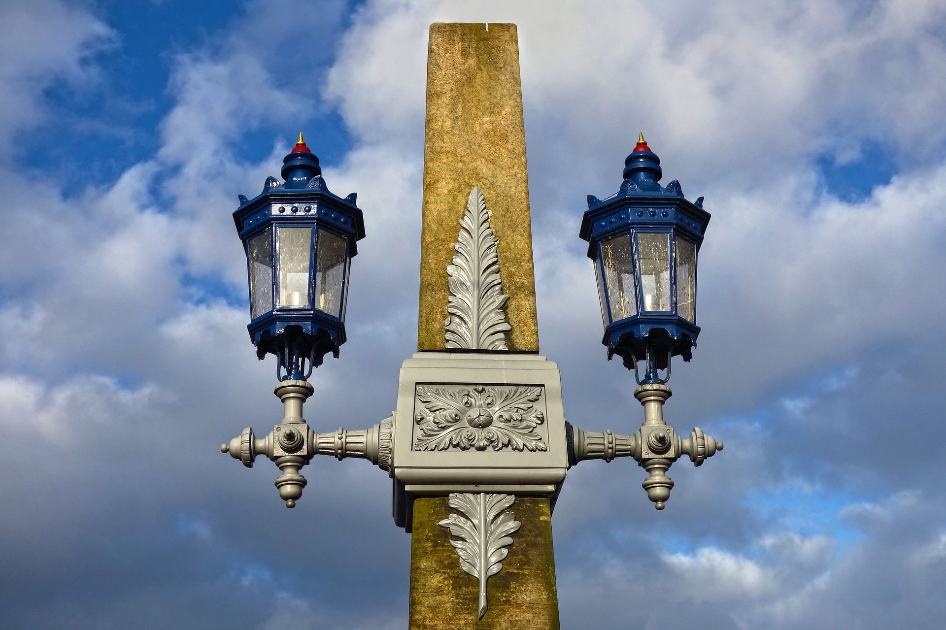 Hungary – Inquiry Into Contract Awards Without Competition