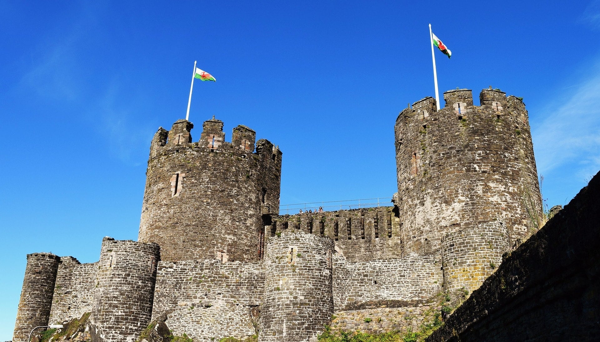Welsh Health Board Criticised for Significant Failings in Awarding HR Contracts